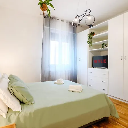 Apartament Different - Parcheggio Privato Bolonia