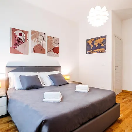 Different - Parcheggio Privato ボローニャ